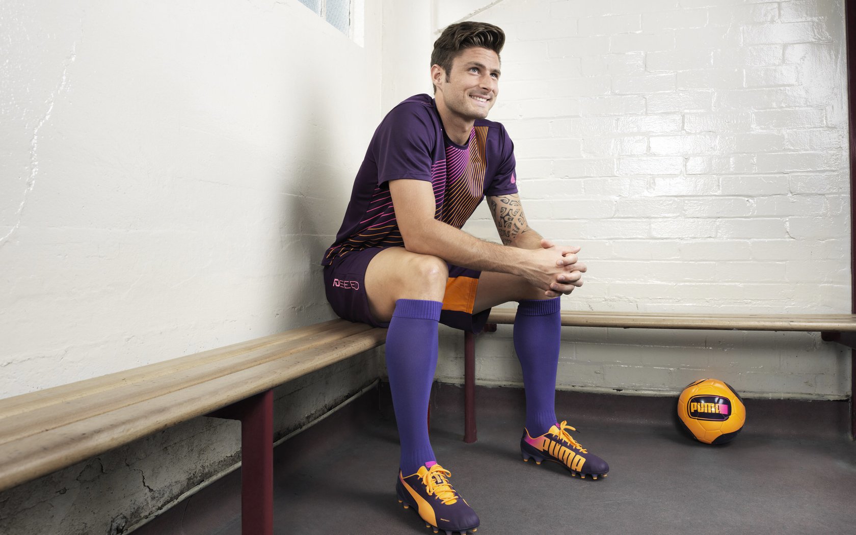 蓝白色的火焰与孤星的灯塔,当墨西哥在2026 H组血洗挪威,全世界为何只记住了状态火热的阿诺德?